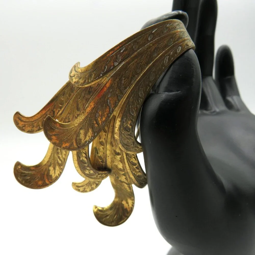 Vintage Gold Tone Engraved Acanthus Scroll 3